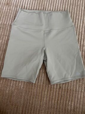 ALO Yoga High-Rise Bike Shorts in Sage Green